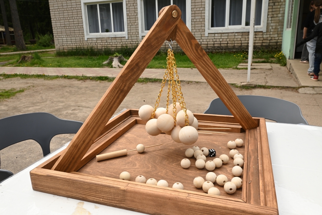 Совсем недавно в нашем лагере кипели нешуточные баталии, но совсем не спортивные — а настольные!